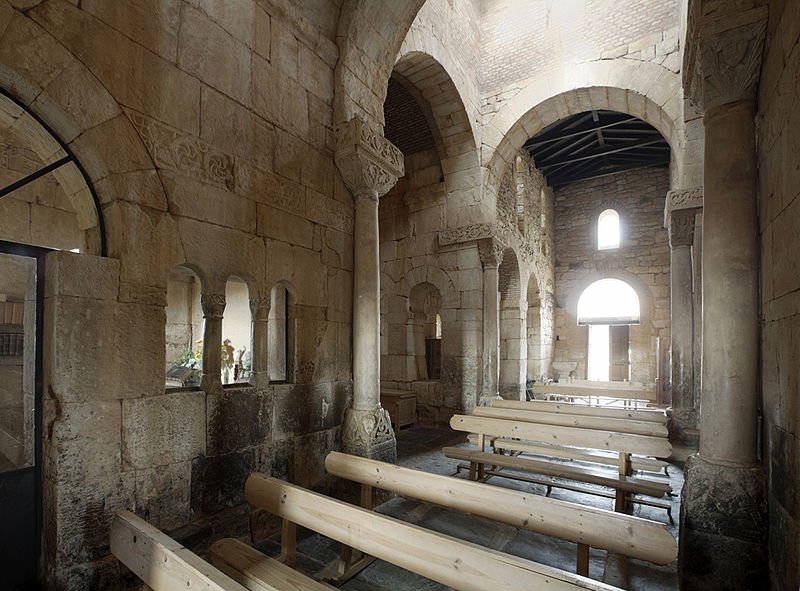 Interior de la iglesia de San Pedro de la Nave