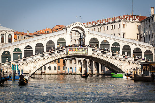  Puente de Rialto, Venecia